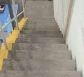 鉄板（縞鋼板）・コンクリート・木材・タイルなどのすべり止めペンキ塗料です。コンクリート製の外階段のスリップ防止。フォークリフト・自動車・ダンプトラック・自転車・歩行者の滑り止め/スリップ防止に。